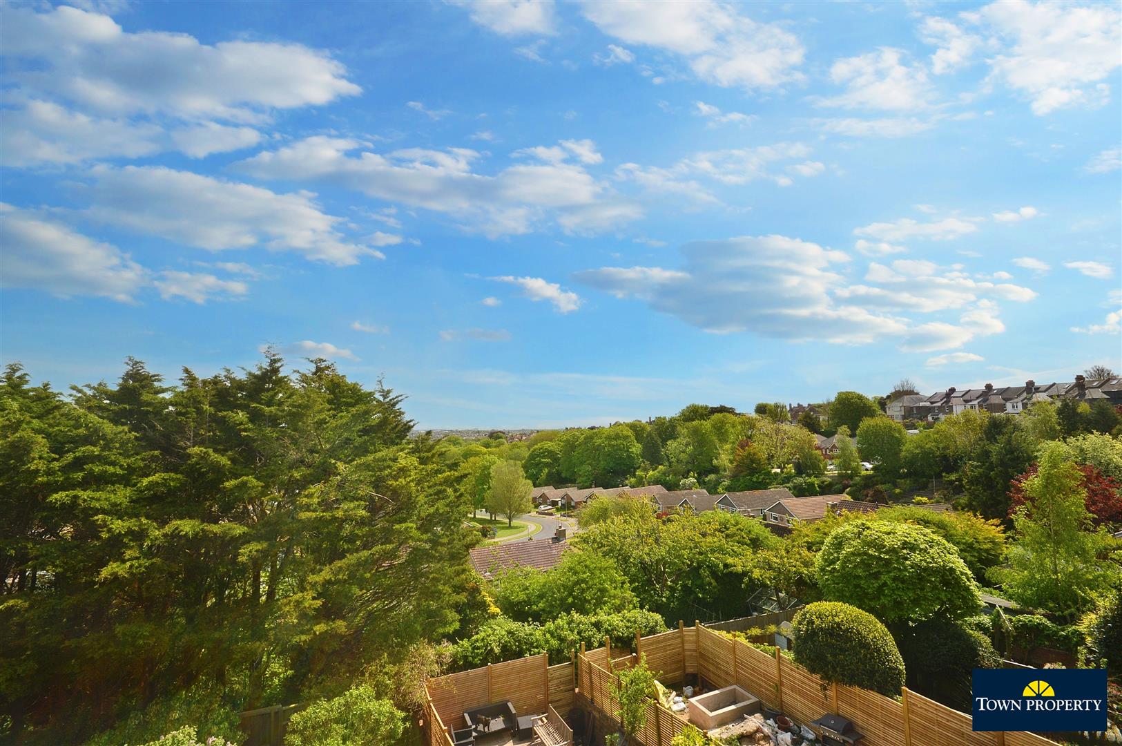 Property Details for Hurst Road Eastbourne East Sussex BN21 2PW Town